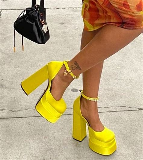 tacchi versace 2021 imitazione